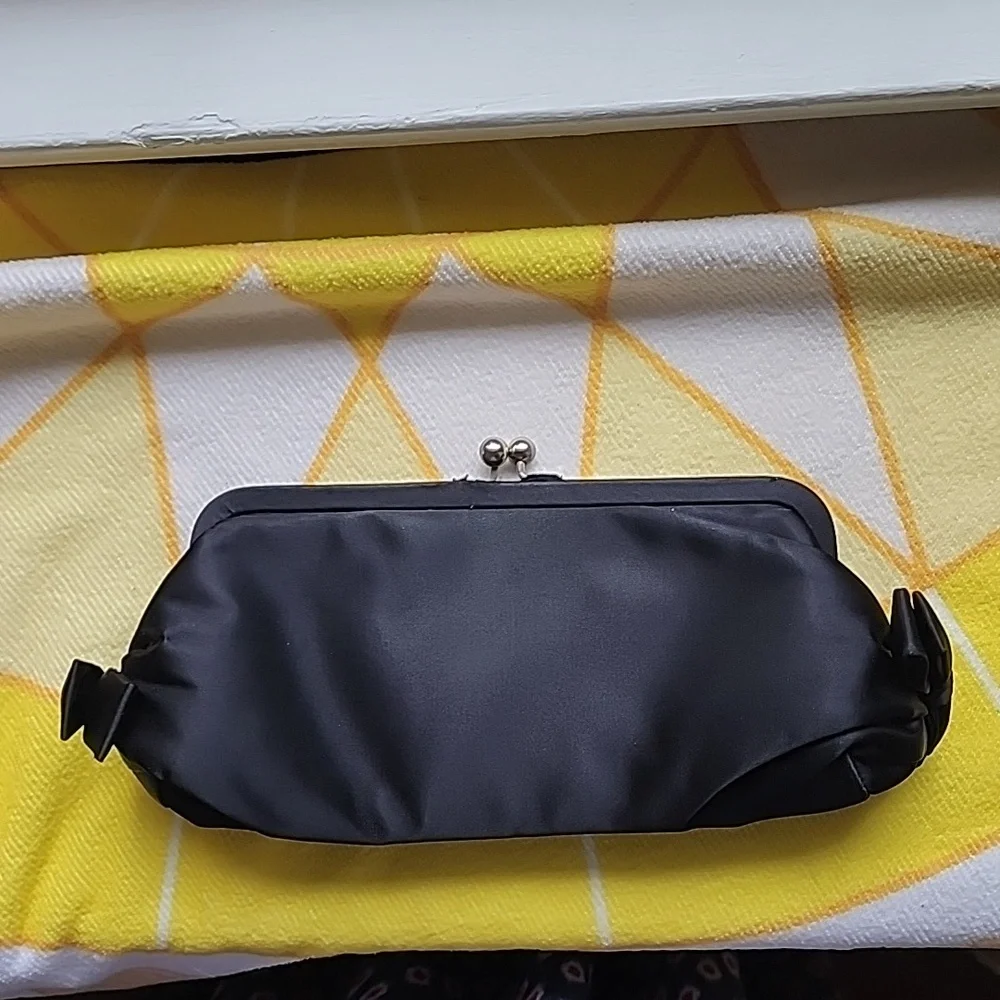 EUC- La Sera by franchi  Evening Satin Clutch Purse